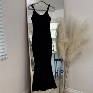 Elegant Black Maxi Dress